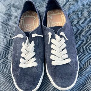 Woman’s Dolce Vita Navy Casual Sneakers
